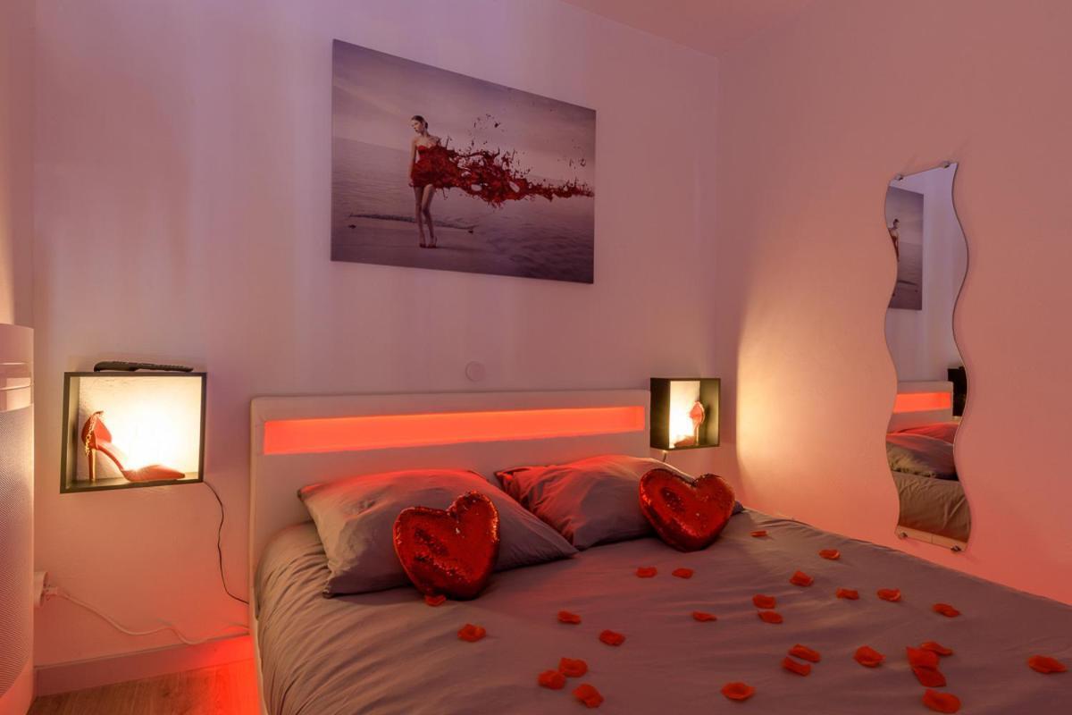 Le Puy-en-Velay Love Room - Suite Romantique Avec Spa Privatif מראה חיצוני תמונה