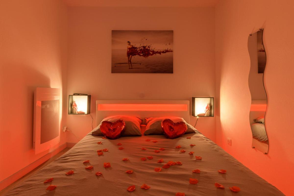 Le Puy-en-Velay Love Room - Suite Romantique Avec Spa Privatif מראה חיצוני תמונה