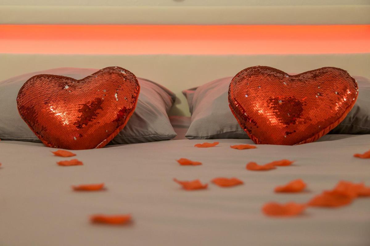Le Puy-en-Velay Love Room - Suite Romantique Avec Spa Privatif מראה חיצוני תמונה