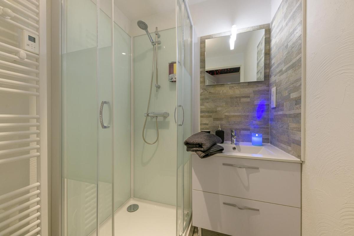 Le Puy-en-Velay Love Room - Suite Romantique Avec Spa Privatif מראה חיצוני תמונה
