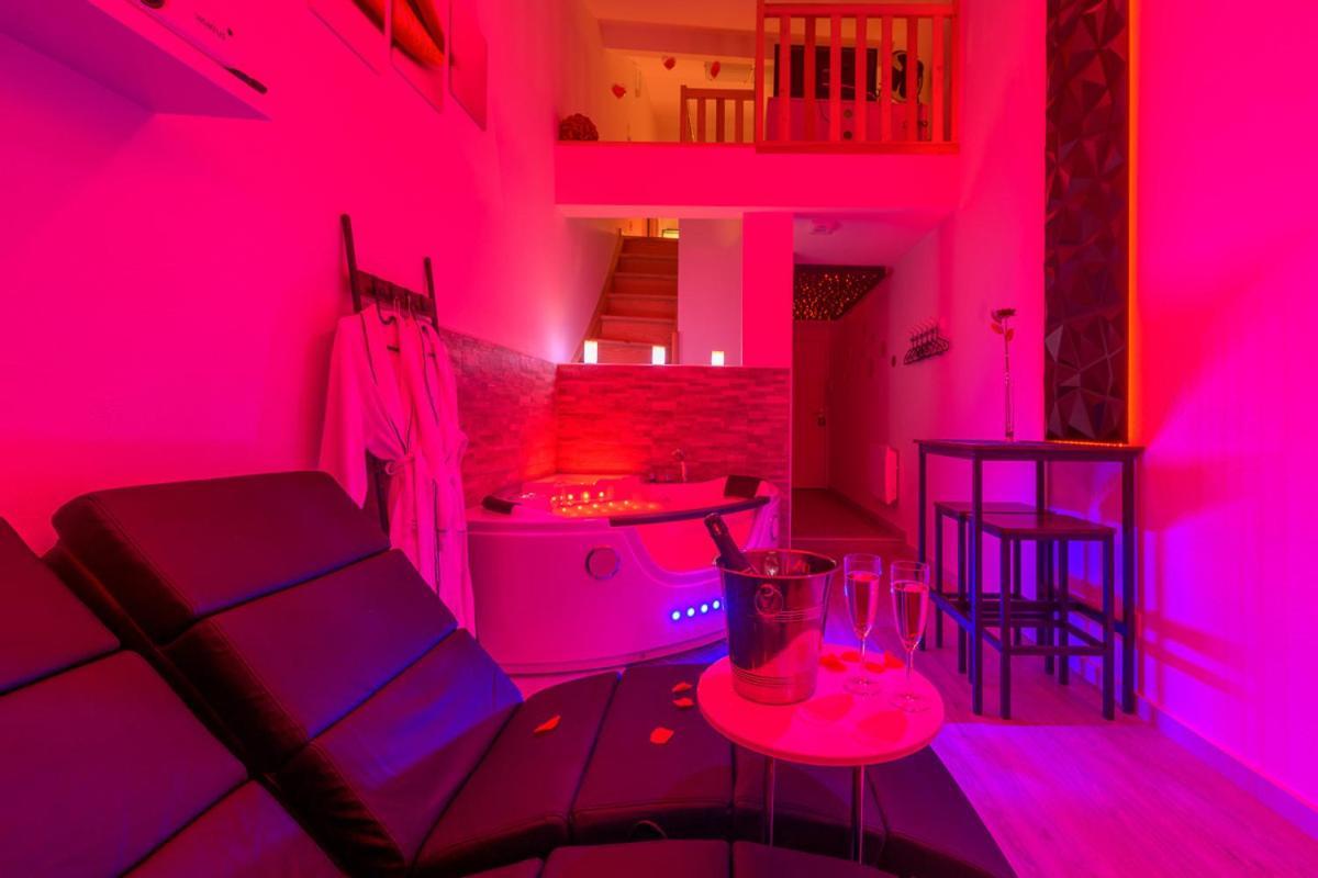 Le Puy-en-Velay Love Room - Suite Romantique Avec Spa Privatif מראה חיצוני תמונה