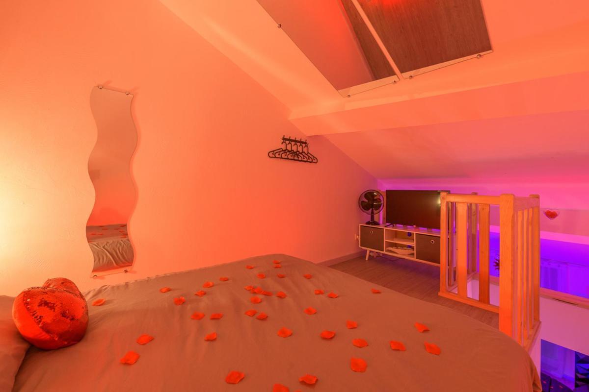 Le Puy-en-Velay Love Room - Suite Romantique Avec Spa Privatif מראה חיצוני תמונה